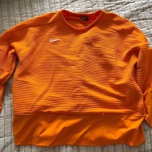 Women’s medium sweatshirt with Vols across back